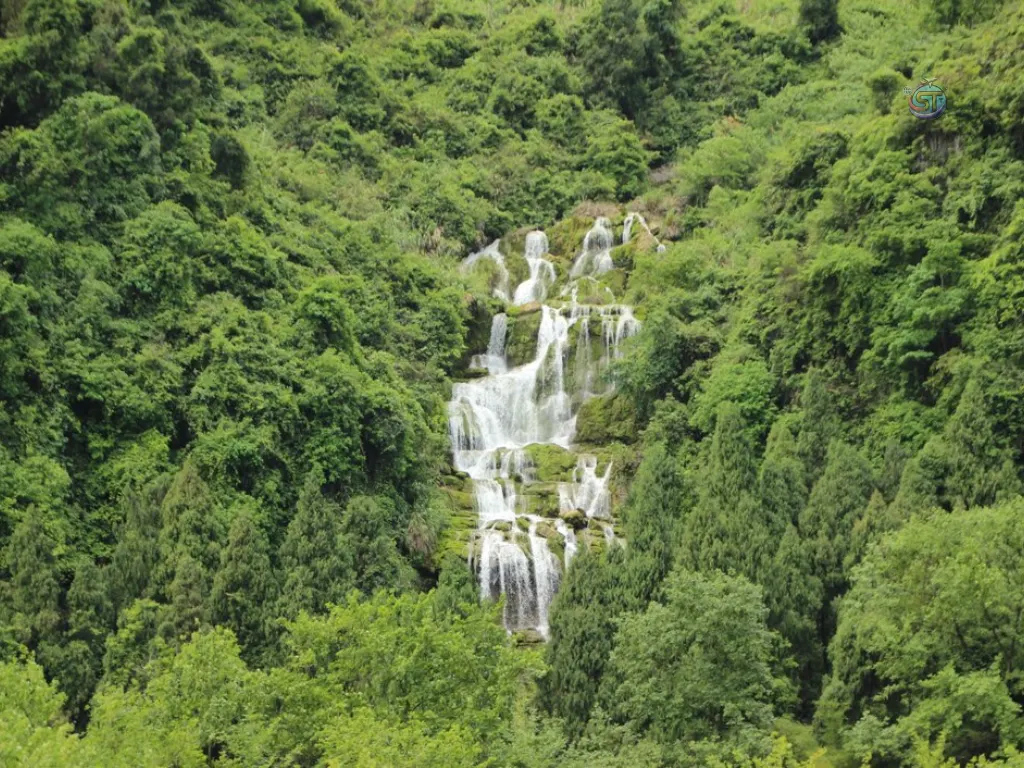 Upper Waikani Falls solotravely