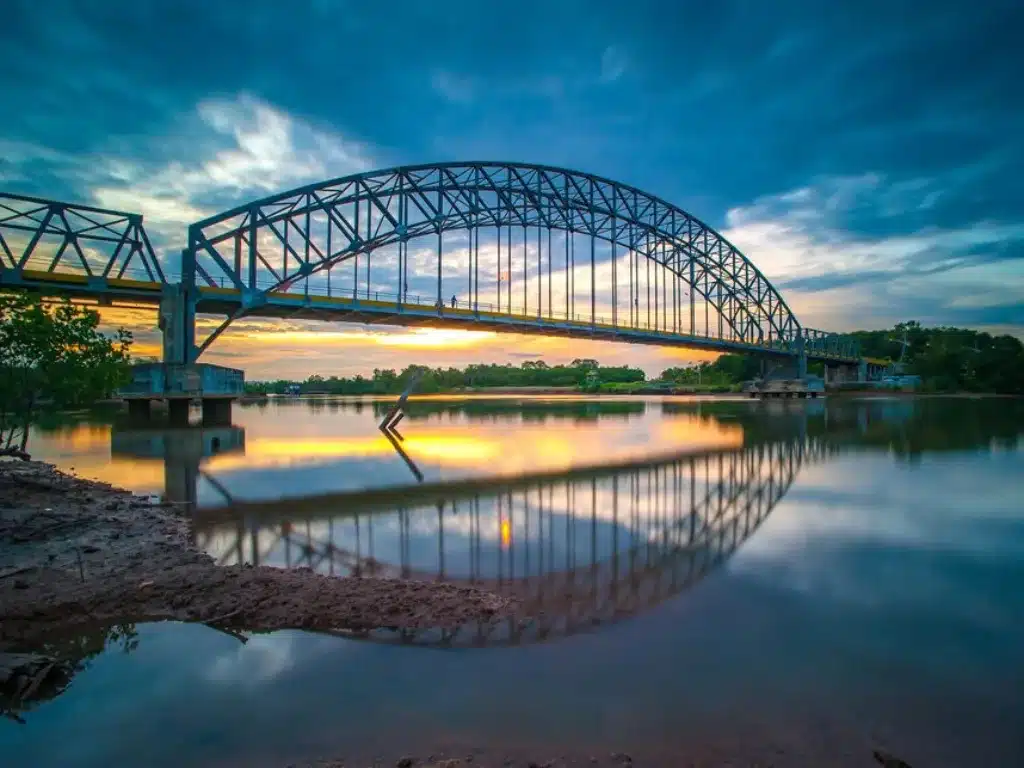 Bow Bridge solotravely