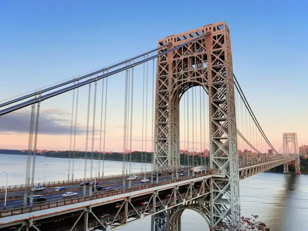 from York Street. Manhattan bridge view solotravely