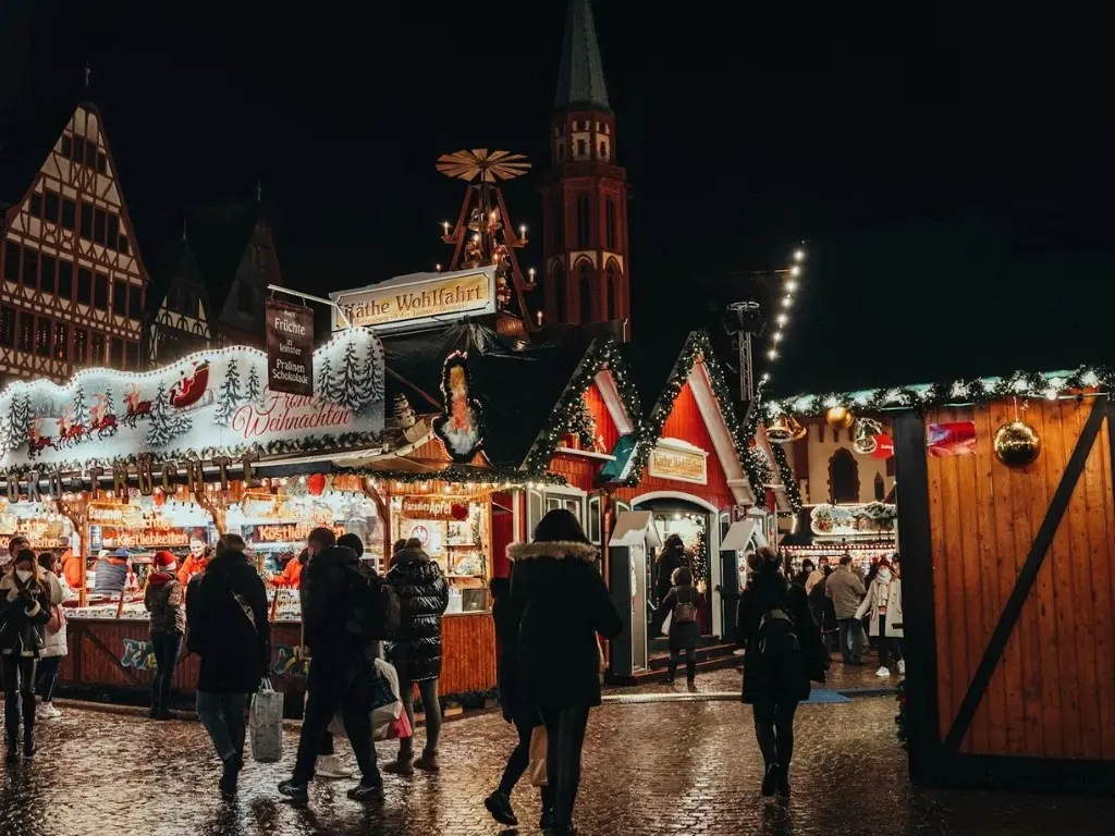 What Makes Munich’s Christmas Markets Unique solotravely