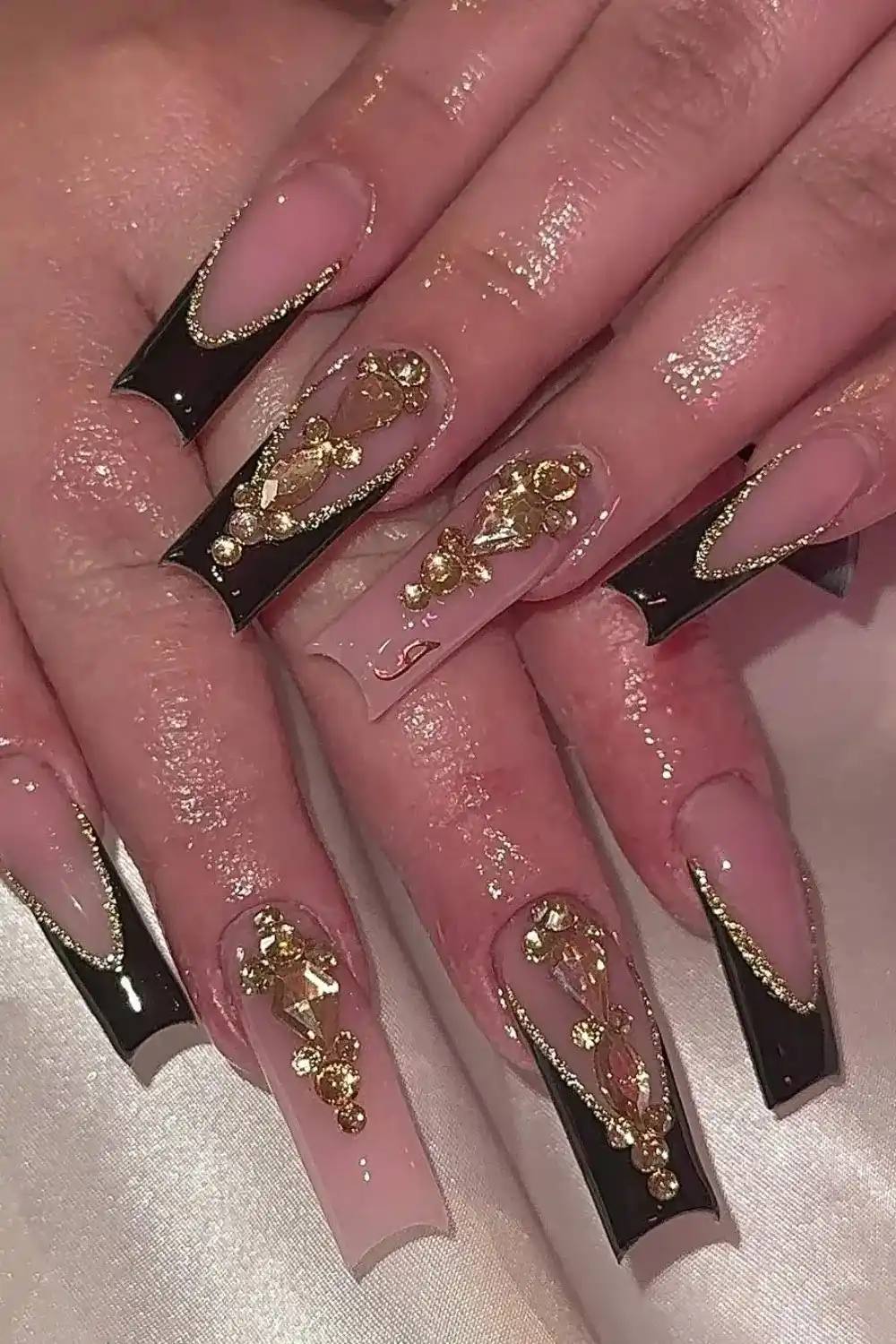 Black Nail Designs – That Look Wrong Until You Try Them (2026) 7 Black French Tip Nails solotravely