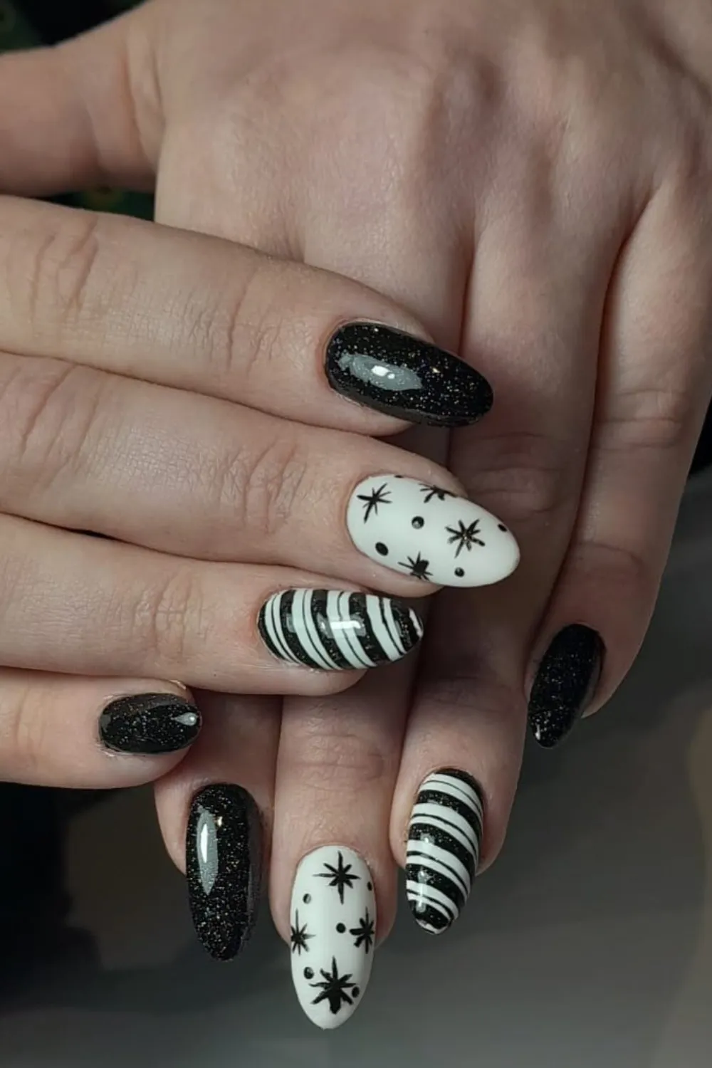 Black Nail Designs – That Look Wrong Until You Try Them (2026) 21 Black Nail Designs for Different Occasions solotravely