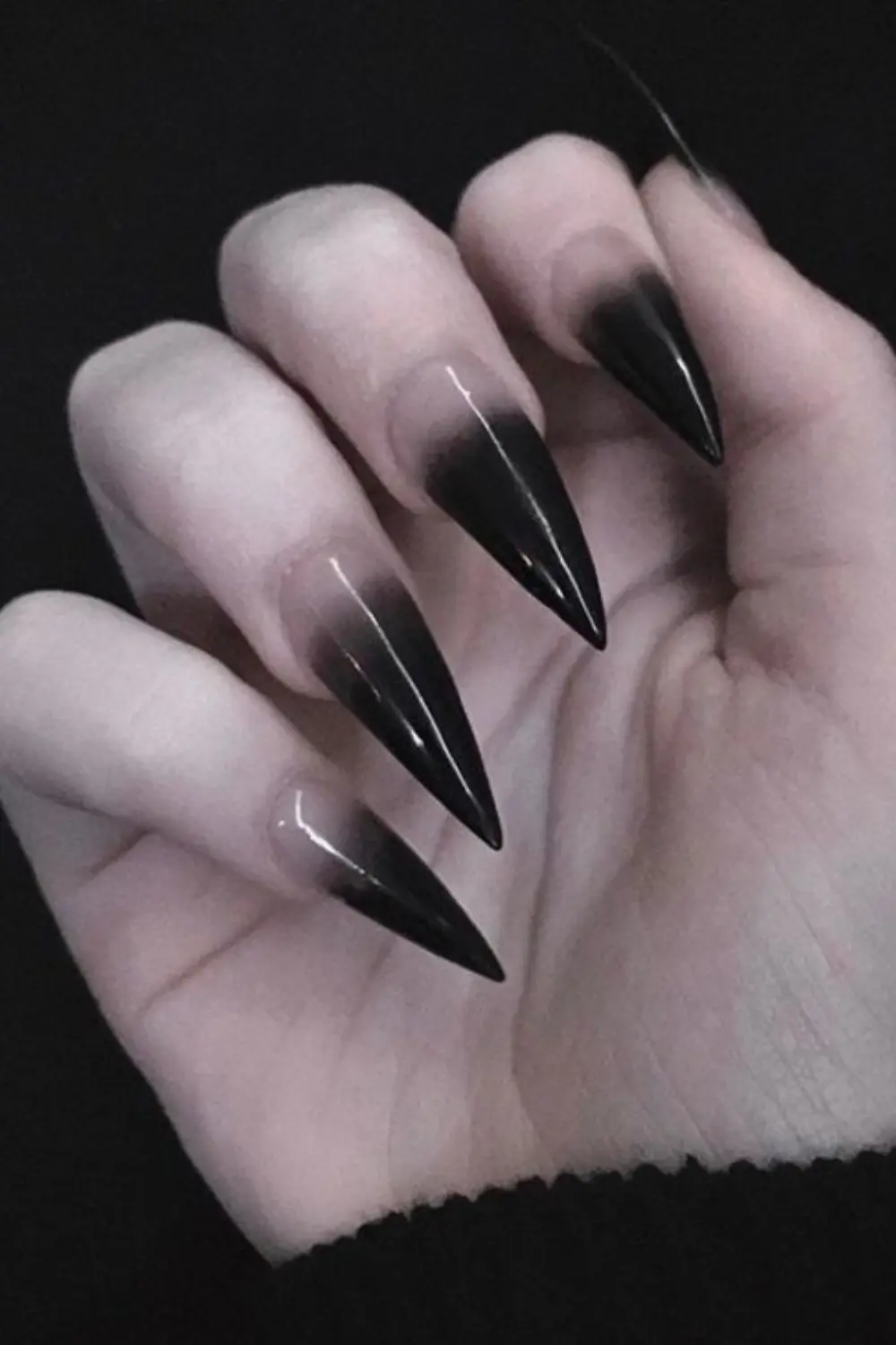Black Nail Designs – That Look Wrong Until You Try Them (2026) 13 Black Ombre Nail Designs solotravely