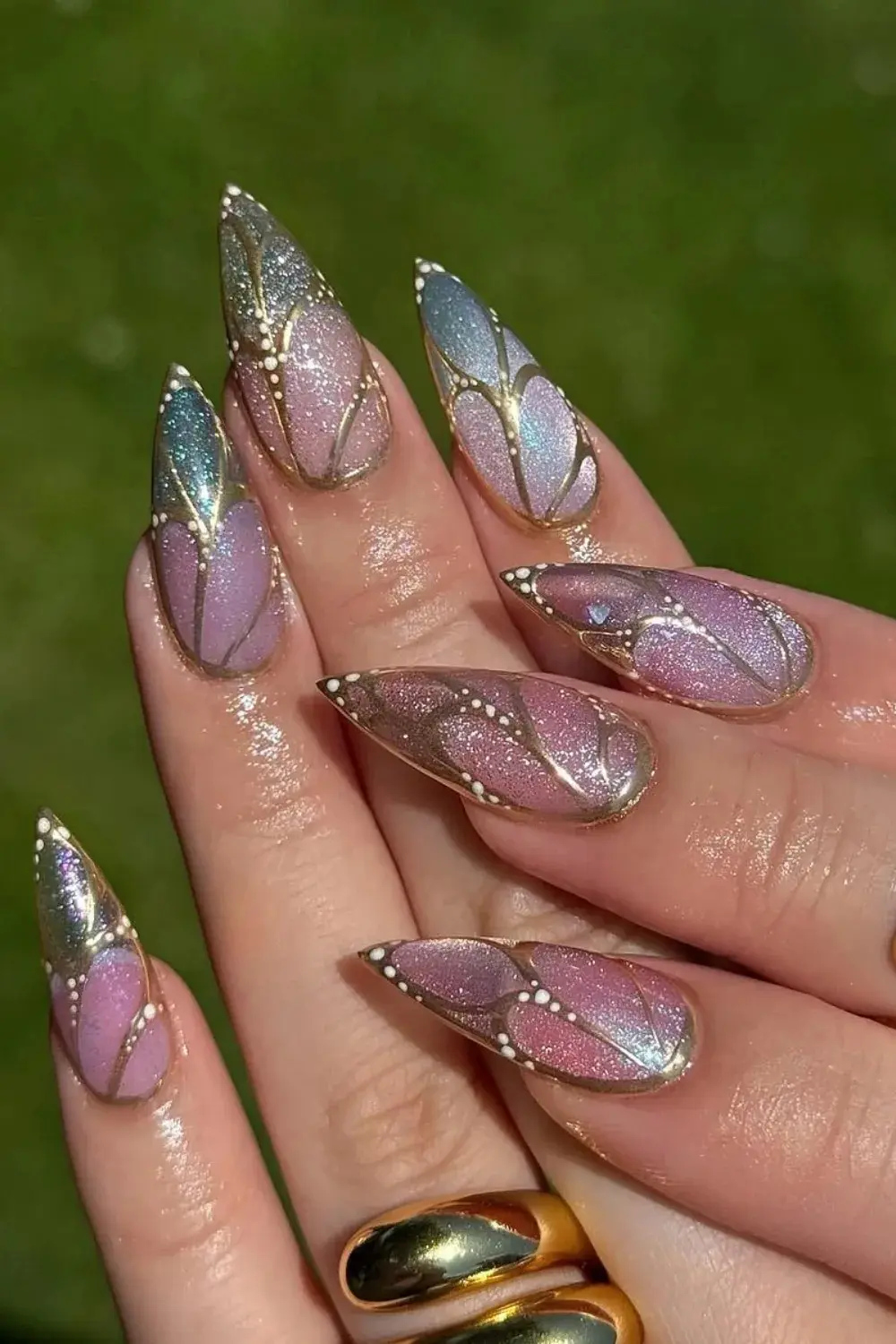 17 White Nail Designs That Look Simple Until You Try Them On 16 White Abstract Nail Design solotravely.com