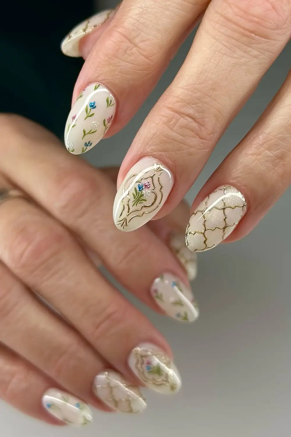 17 White Nail Designs That Look Simple Until You Try Them On 12 White Nails with Geometric Patterns solotravely