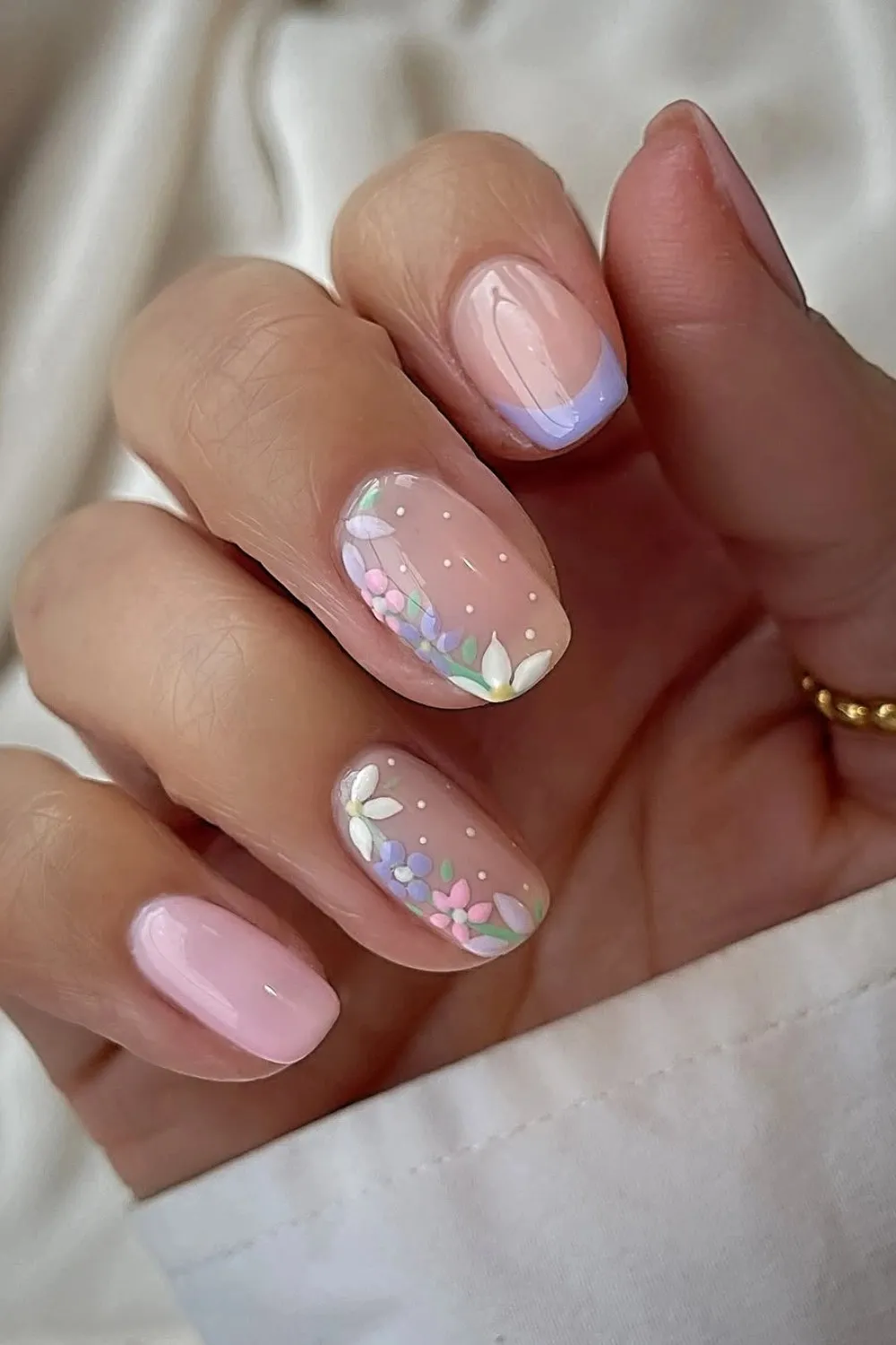 17 White Nail Designs That Look Simple Until You Try Them On 14 White Nails with Pastel Accents solotravely