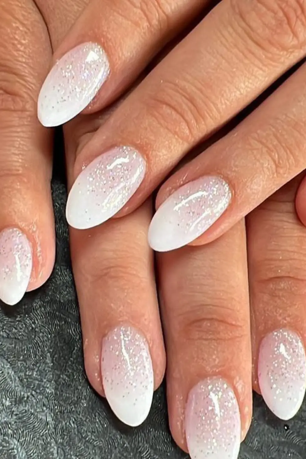 17 White Nail Designs That Look Simple Until You Try Them On 5 White Ombre Nails solotravely
