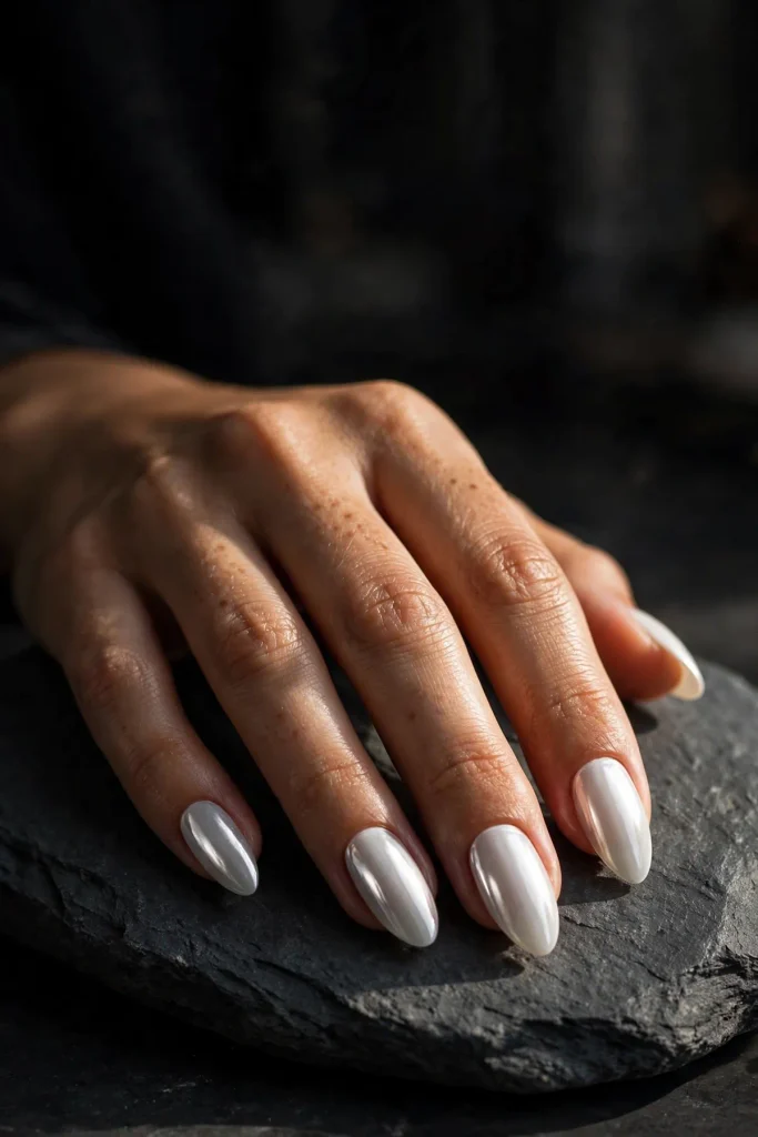 17 White Nail Designs (Clean, Chic & Impossibly Fresh) 8 w07 white chrome