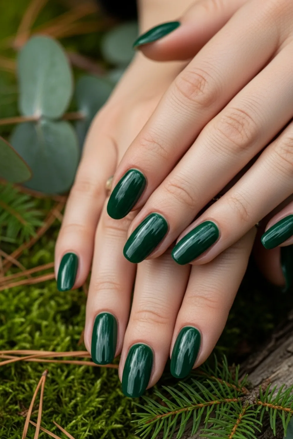 17 Fall/Winter Nails Color Ideas I Didnt Expect to Love 3 Deep Forest Green nails