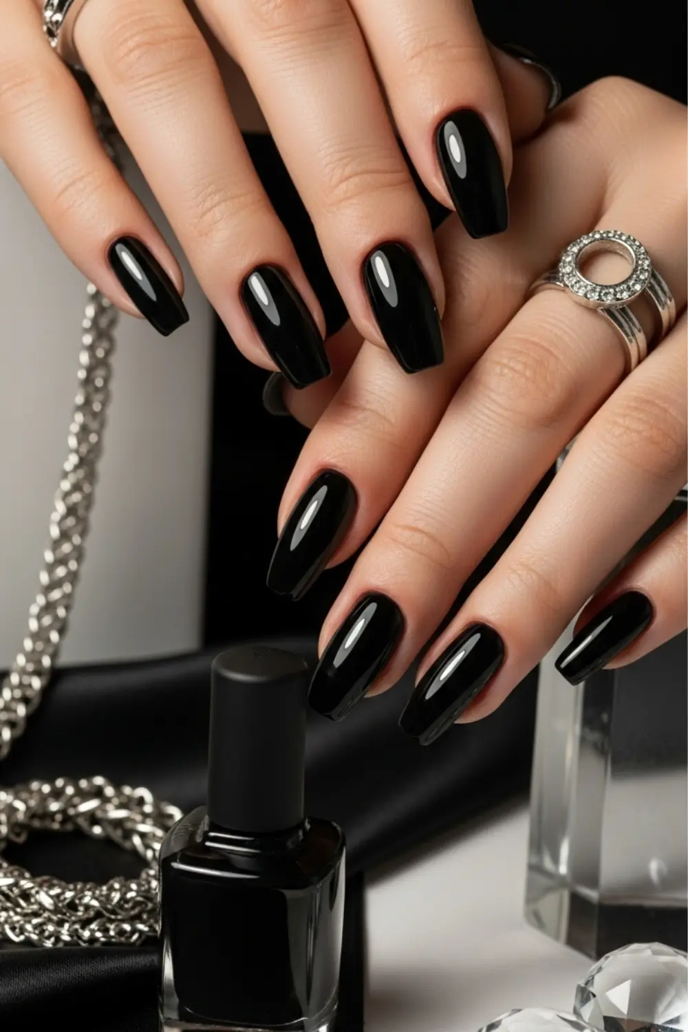 17 Fall/Winter Nails Color Ideas I Didnt Expect to Love 14 Midnight Black - Classic Drama