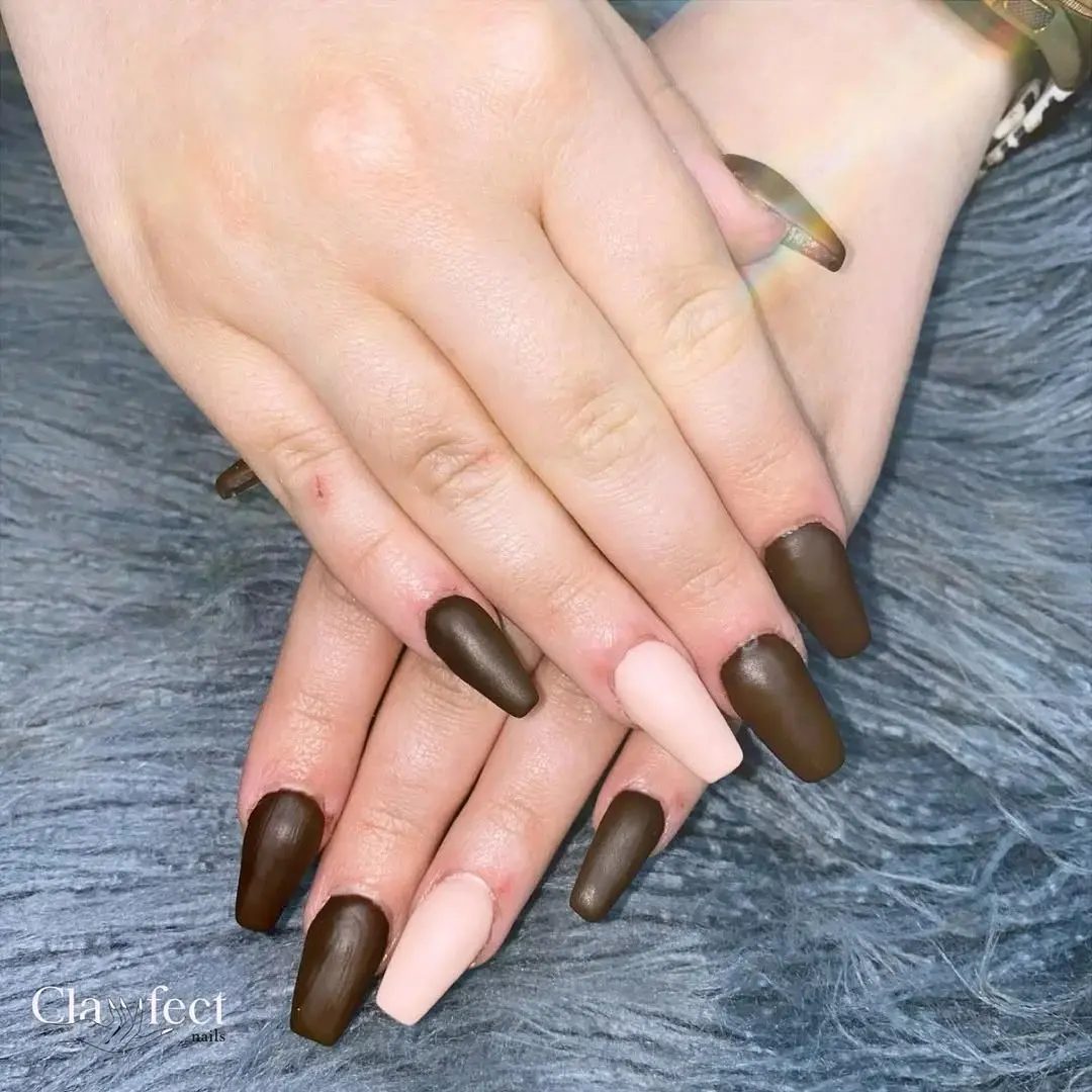 18 Creative Coffin Nails Ideas 2026 | Trendy & Stylish Nail Designs 9 Chocolate Brown Gloss Coffin Nails