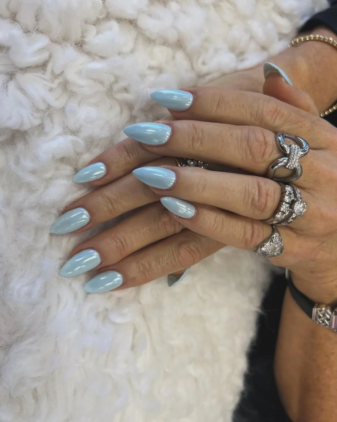 17 Nail Design Ideas February 2026: Fresh Looks That'll Make Everyone Ask "Where Did You Get Those Done?" 3 Icy Blue Chrome Nails