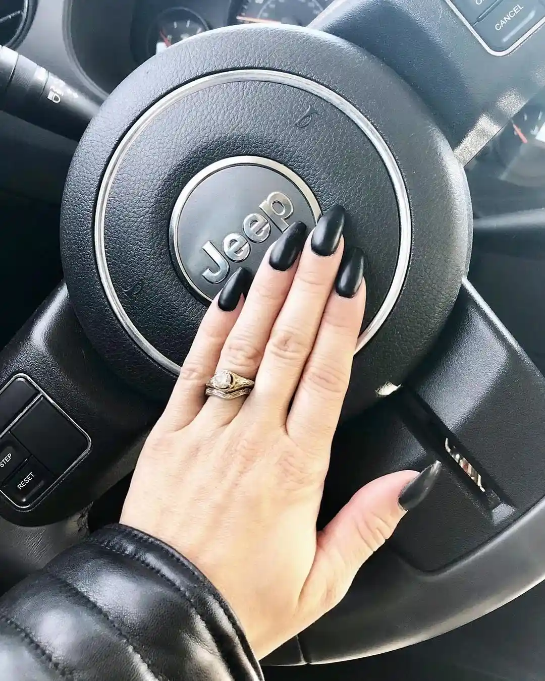 18 Creative Coffin Nails Ideas 2026 | Trendy & Stylish Nail Designs 3 Matte Black with Glossy Tips
