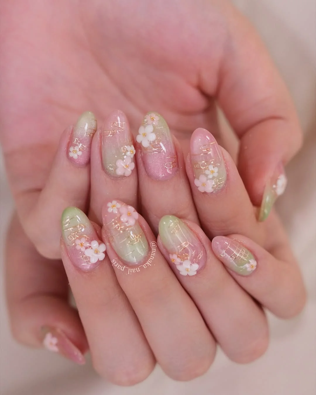 19 Best Gel Nails Ideas 2026 – Trendy, Classy & Modern Designs 13 Minimal Floral Gel Nails