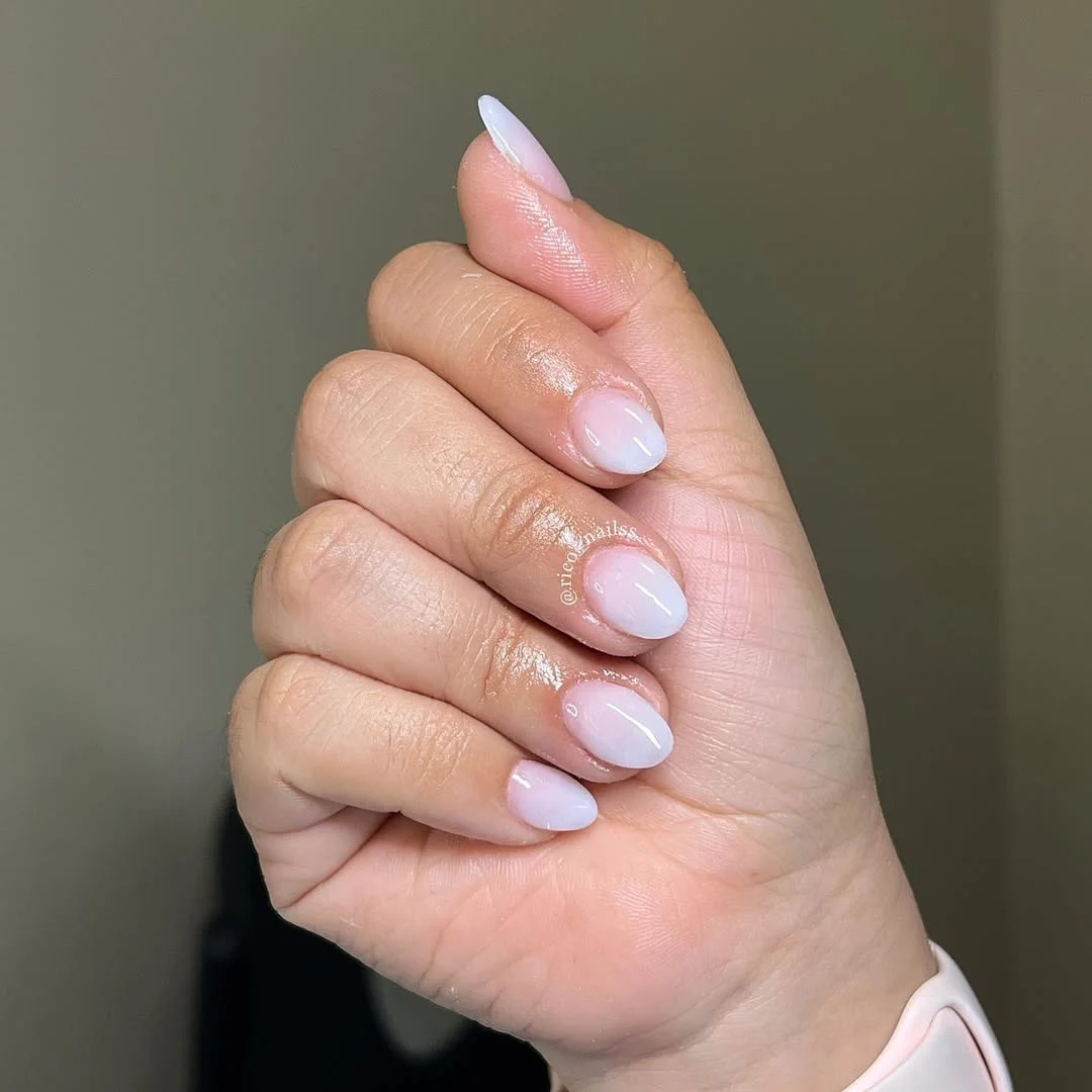 19 Best Gel Nails Ideas 2026 – Trendy, Classy & Modern Designs 8 Neutral Ombré Gel Nails