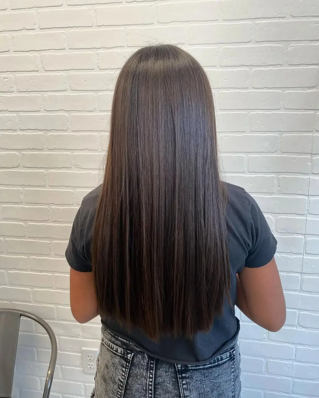 18 Straight Hairstyles Ideas for Women 2026: Your Ultimate Guide to Sleek, Stunning Looks 9 Pin-Straight Hair with Middle Part and Tucked Ears