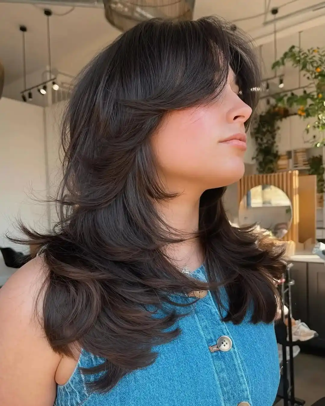 15 Chic Medium Length Hairstyles for Women 2026: Your Complete Style Guide 12 Razor Cut Layers