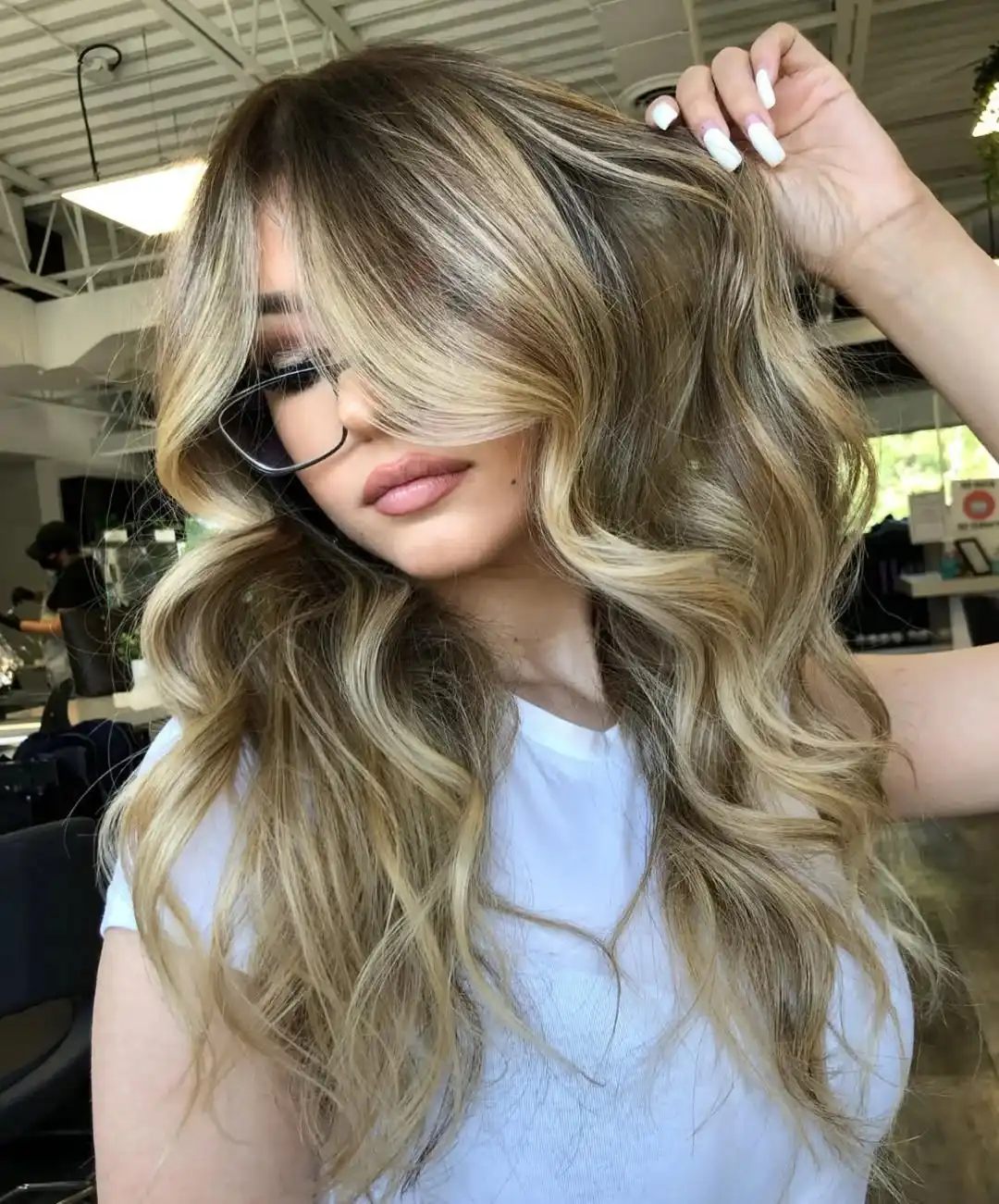 19 Summer Blonde Balayage Ideas That Never Go Out of Style (AKA Hair You’ll Still Love in 10 Years) 8 Champagne Blonde Balayage