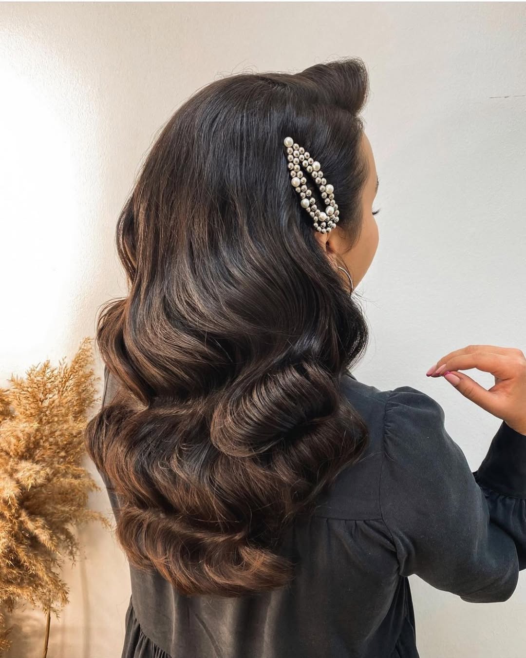 14 Curtain Bangs Long Hair Ideas That Will Make You Want to Cut Your Hair Today 13 Retro Curls + Curtain Bangs