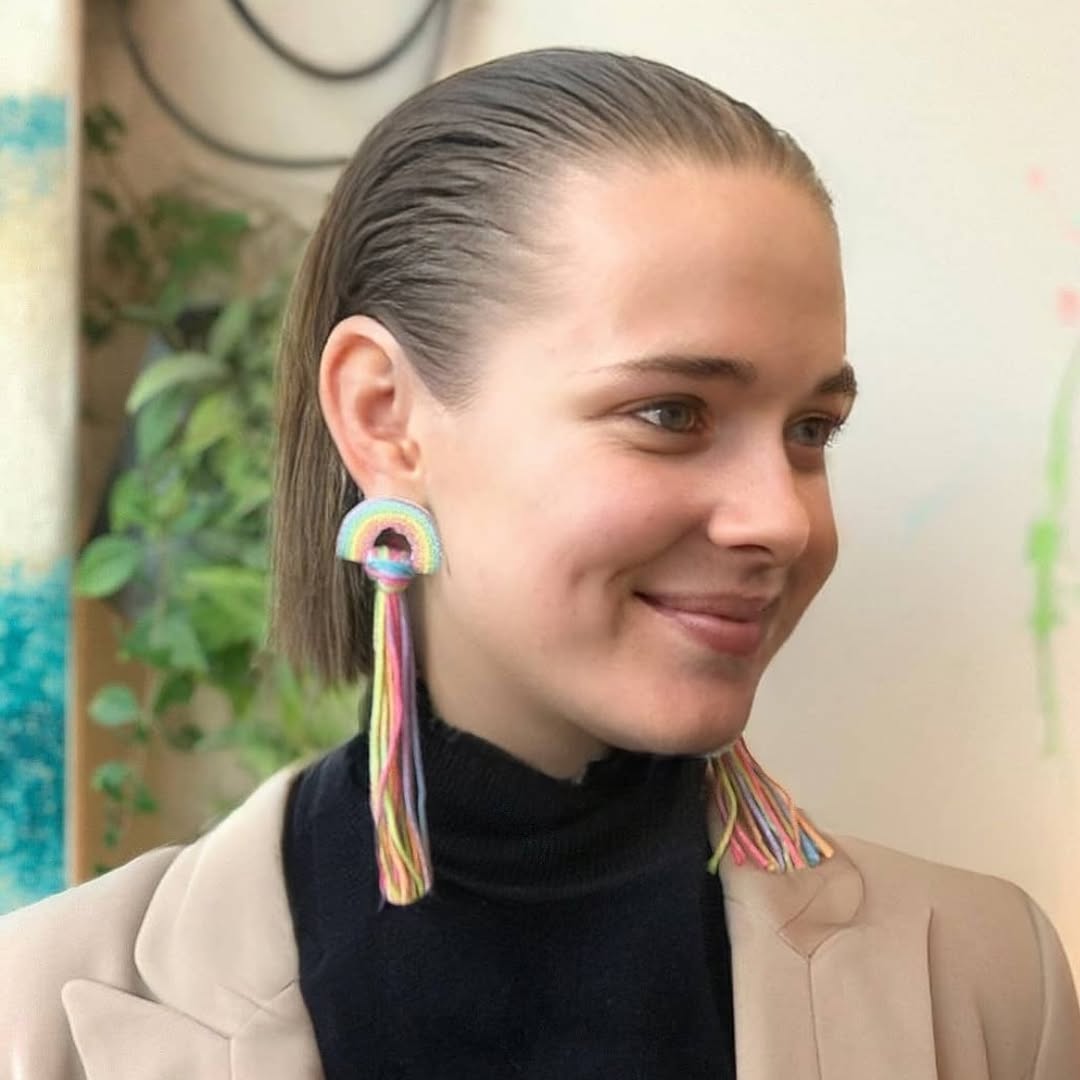 14 Curtain Bangs Long Hair Ideas That Will Make You Want to Cut Your Hair Today 3 Sleek, Straight Hair + Curtain Bangs