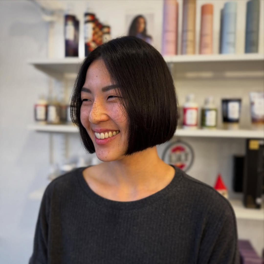 13 Curtain Bangs Short Hair Ideas: The Ultimate Guide for a Fresh, Fun Look 9 The Blunt Bob with Curtain Bangs