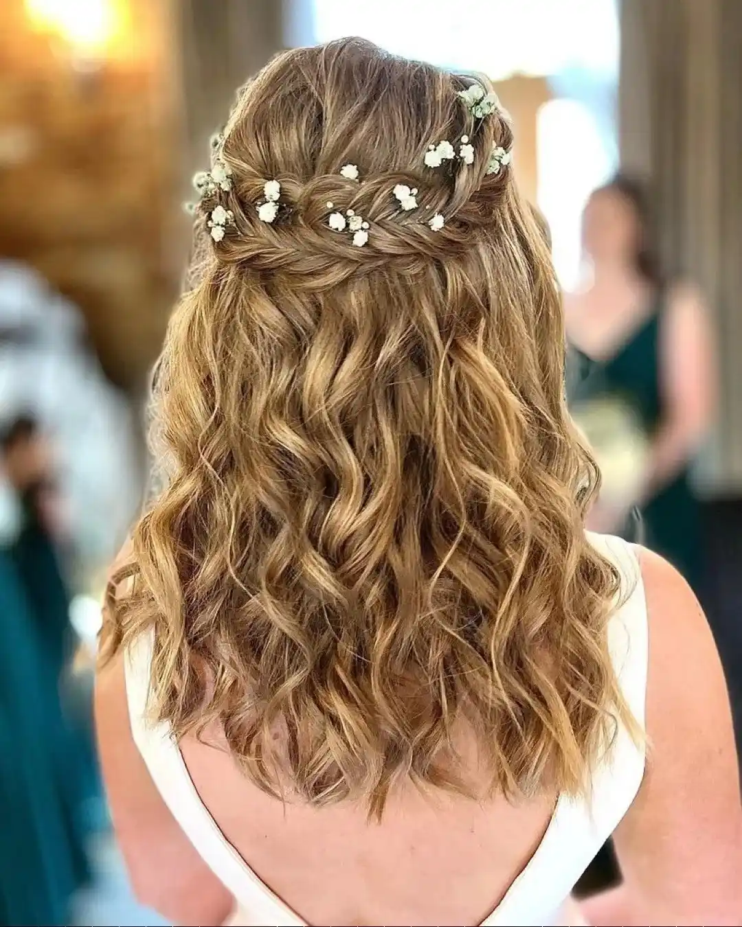 20 Quick Hairstyles for Women 2026: Your Ultimate Guide to Effortless Style 8 The Braided Crown