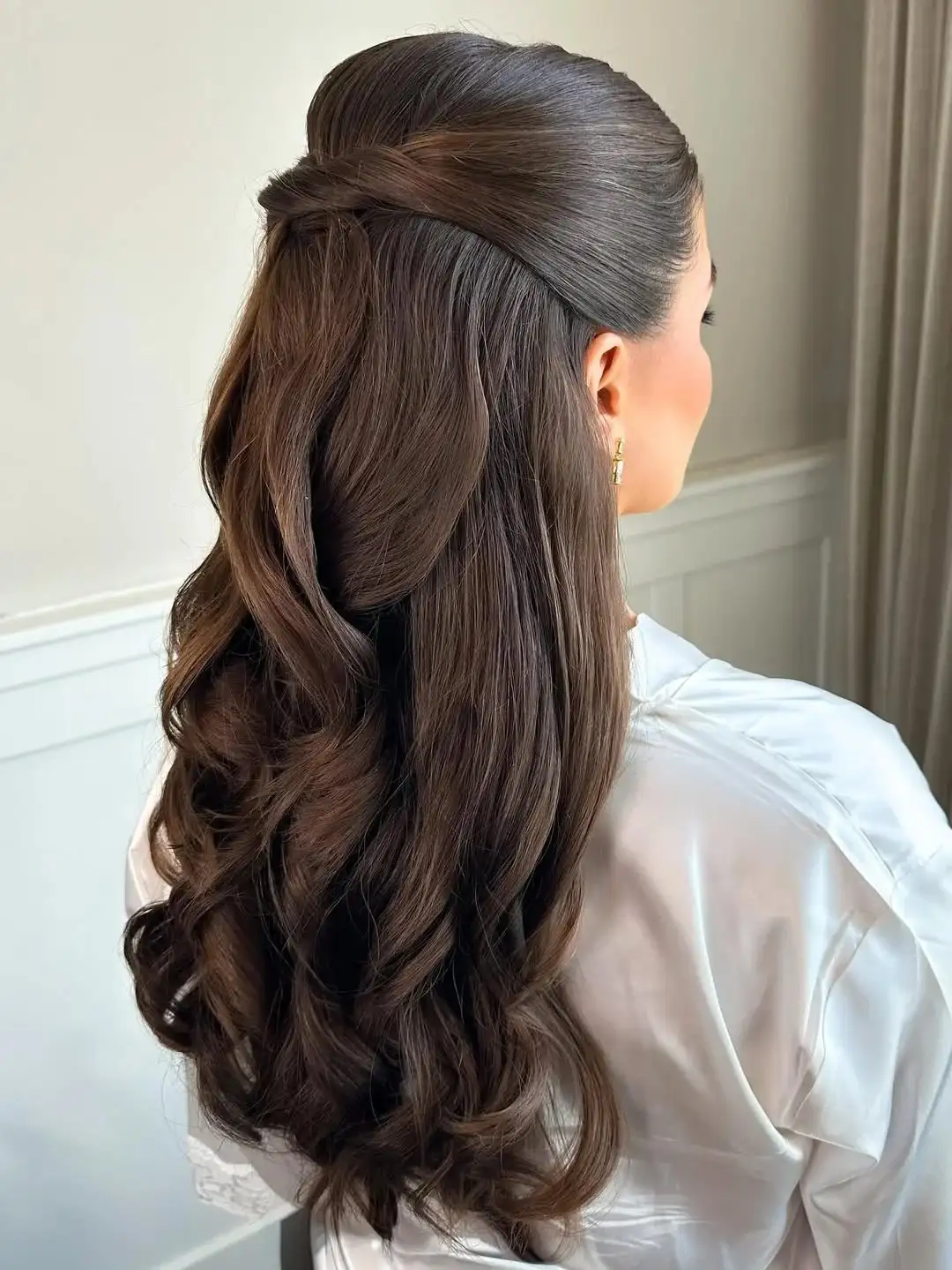 20 Quick Hairstyles for Women 2026: Your Ultimate Guide to Effortless Style 4 The Half-Up Bubble Ponytail