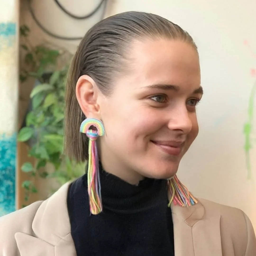 17 Hot Weather Hairstyles Ideas That'll Keep You Cool (Without Looking Like You Just Rolled Out of Bed) 16 The Wet-Look Slick Back