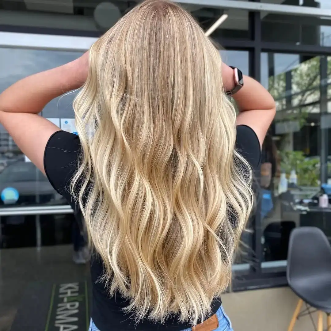 19 Summer Blonde Balayage Ideas That Never Go Out of Style (AKA Hair You’ll Still Love in 10 Years) 19 Warm Blonde Balayage on Brunette Base