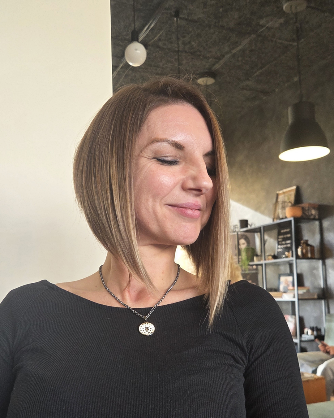 13 Easy Short Hairstyles That'll Make You Look Like You Walked Straight Out of a Fashion Magazine 9 Asymmetrical Bob