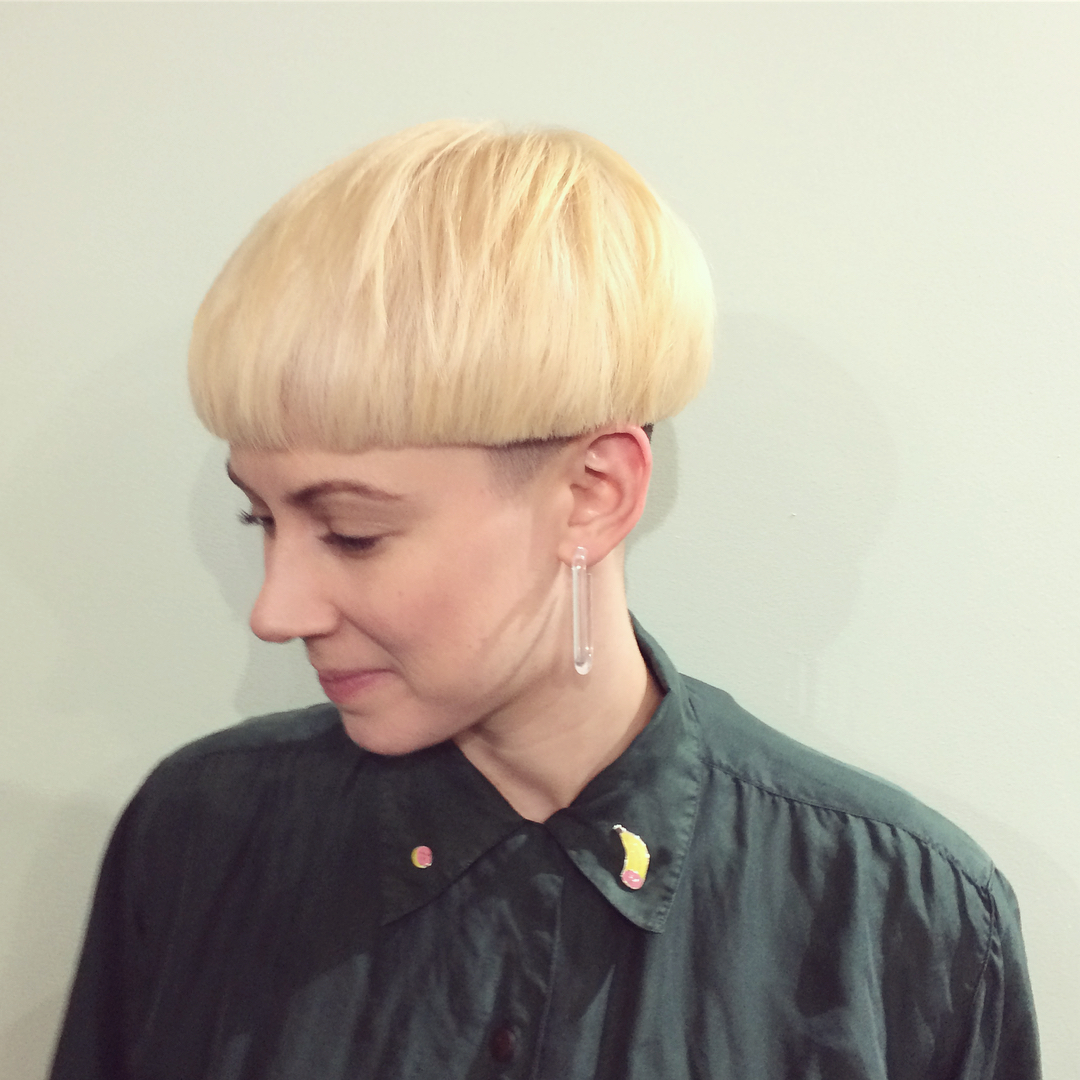 13 Short Blonde Haircuts That Will Make You Want to Book a Salon Appointment ASAP 8 Blonde Bowl Cut