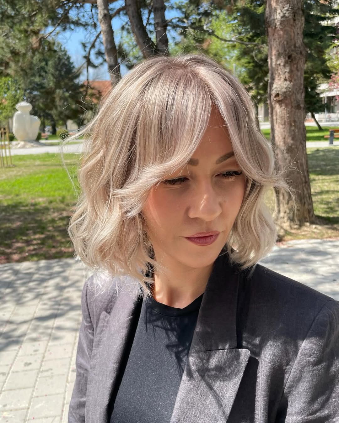 14 Layered Bob Hairstyles Ideas That’ll Give You Instant Main Character Energy in 2026 (Book That Appointment, Bestie) 4 Bubble Layered Bob