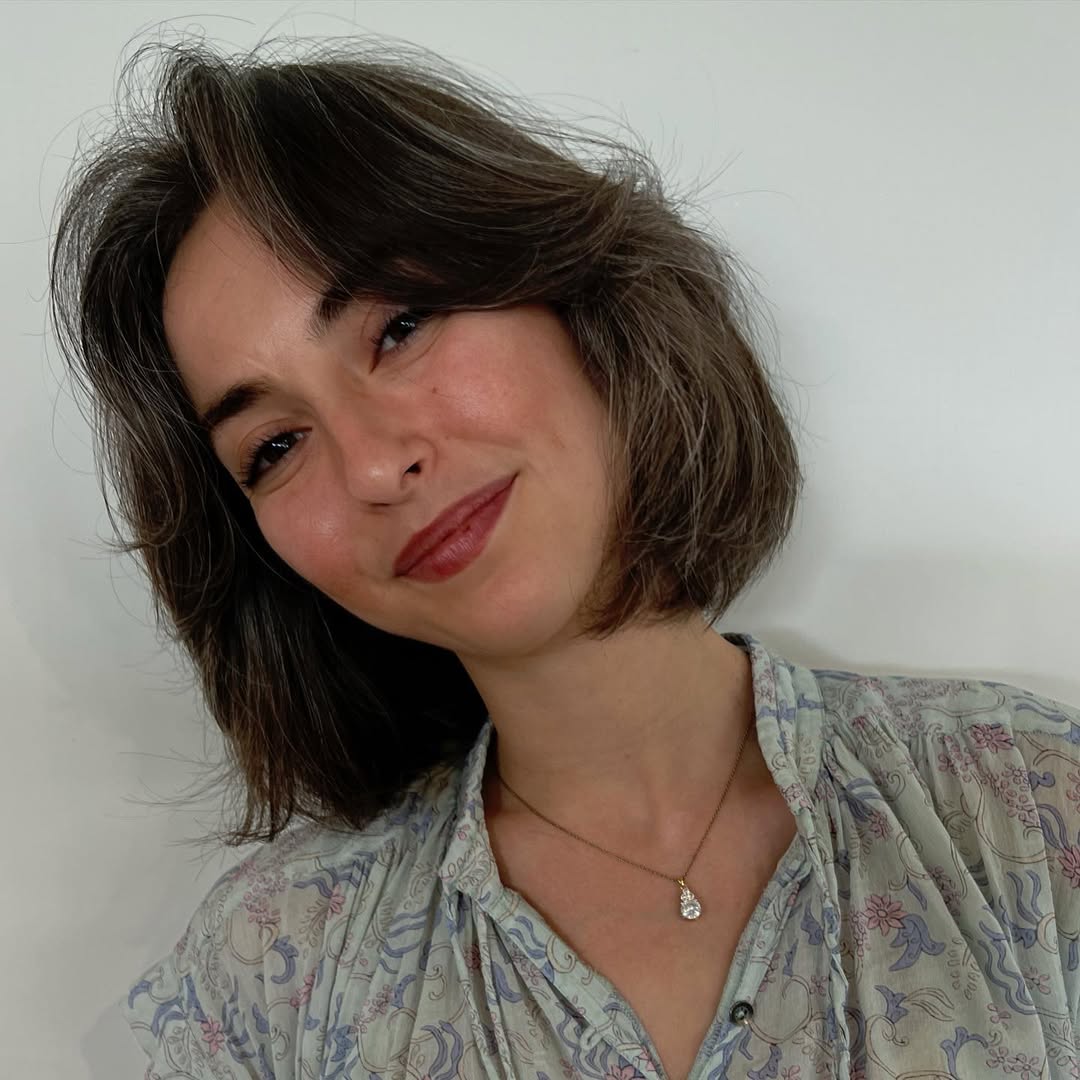 14 Layered Bob Hairstyles Ideas That’ll Give You Instant Main Character Energy in 2026 (Book That Appointment, Bestie) 3 Butterfly Layered Bob