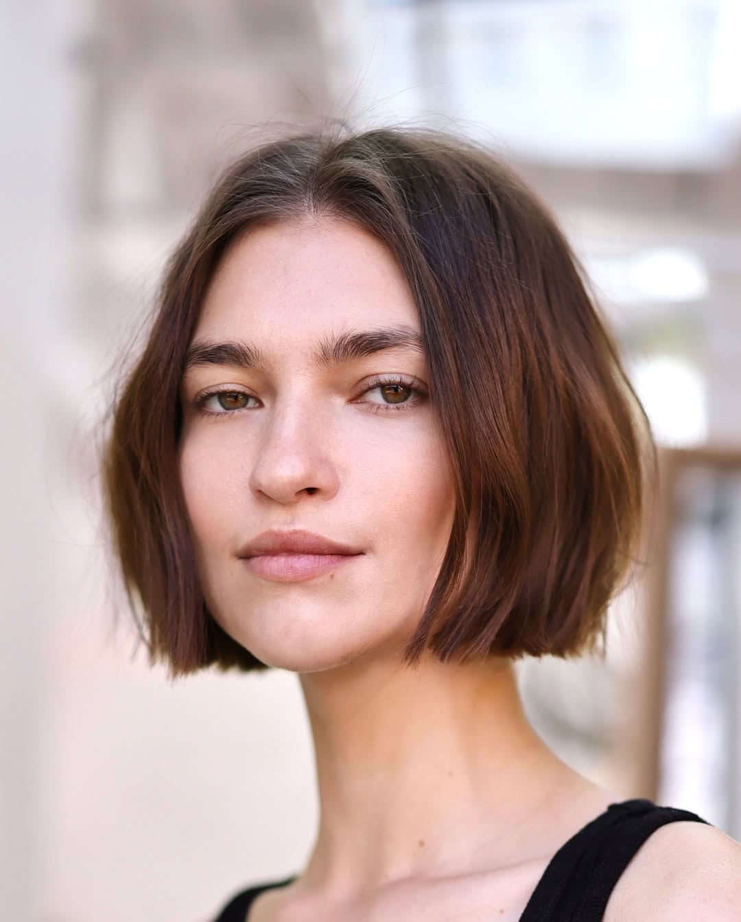 13 Short Bob Hairstyles Everyone’s About to Copy in 2026 — Chic, Low-Maintenance, and Seriously Cute 2 Classic Chin-Length Bob