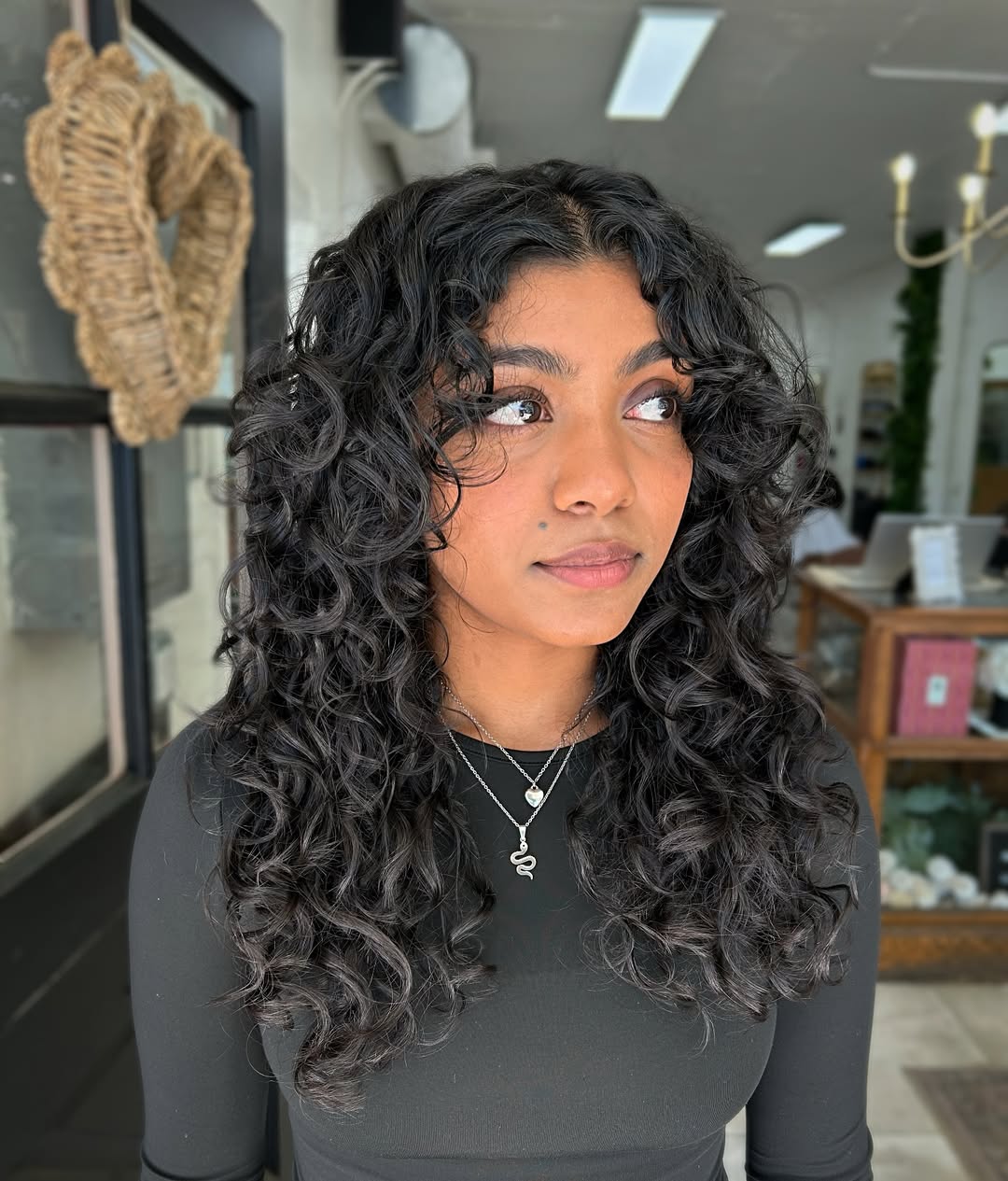 14 Layered Bob Hairstyles Ideas That’ll Give You Instant Main Character Energy in 2026 (Book That Appointment, Bestie) 8 Curly Layered Bob