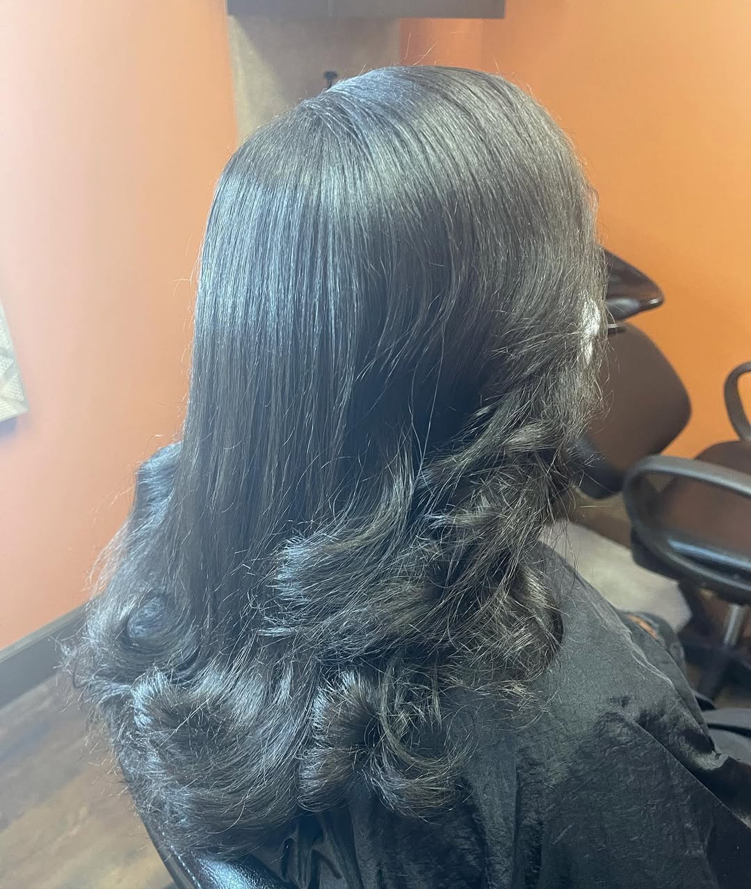 14 Graduation Hairstyles Ideas That’ll Have You Looking Like the Main Character on Your Big Day (Zero Stylist Needed, Bestie!) 2 Feathered Curls That Curve Out Like a Dream