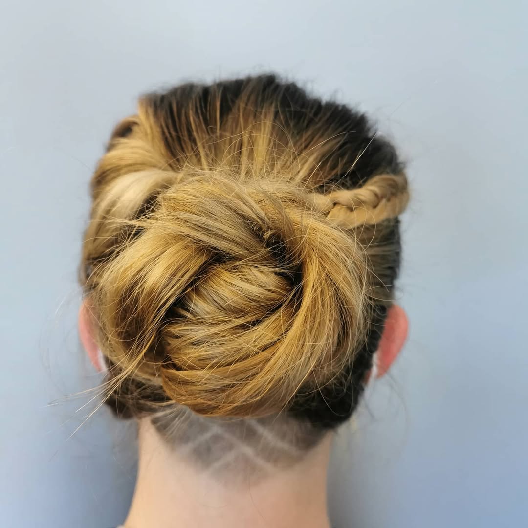 13 Elegant Hairstyles Ideas That’ll Make You Look Expensive AF (Zero Salon Drama Required) 13 Knotted Chignon