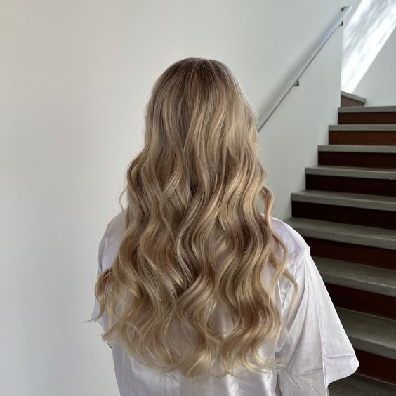 14 Back to School Hairstyles That Make Mornings So Much Easier 10 Loose Waves