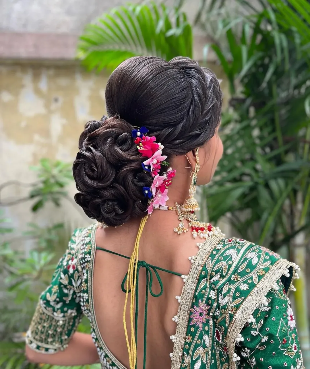 15 Bridal Hairstyle Ideas That Are So Pretty, You’ll Want to Get Married Twice 11 Messy Bridal Bun