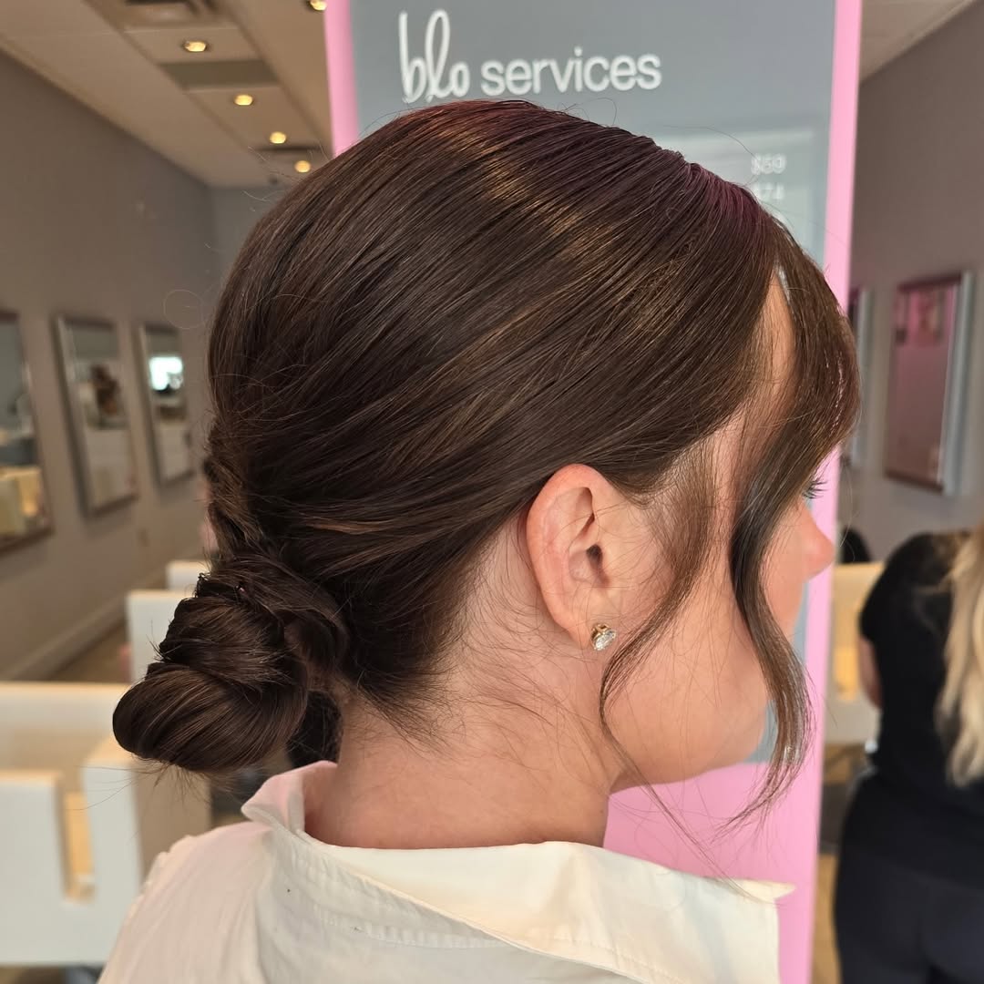 14 Girl Hairstyles Ideas That Are Taking Over 2026 – So Cute & Easy You'll Copy Them All Tomorrow 6 Messy Bun with Face-Framing