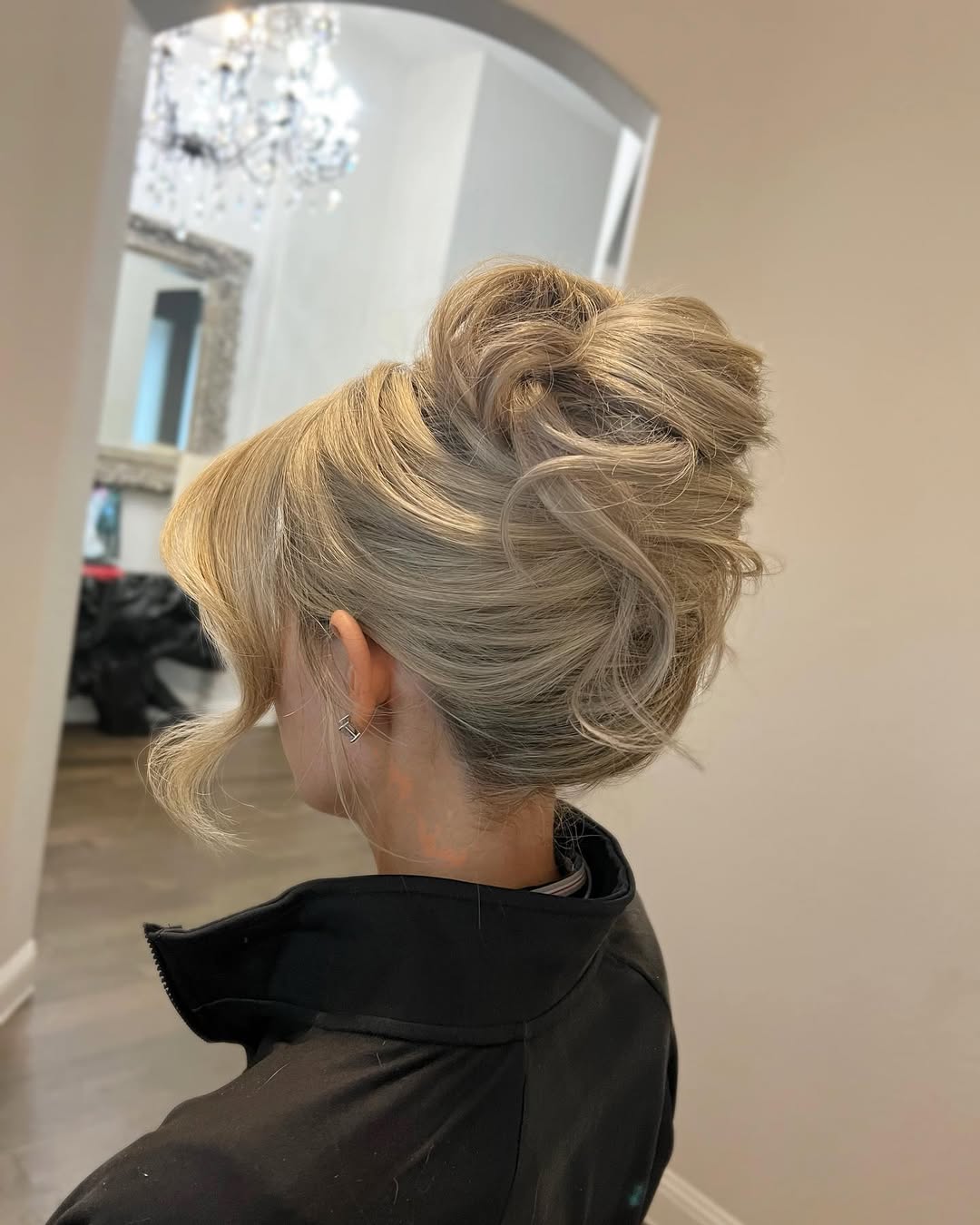 14 Formal Hairstyles Ideas That'll Make You Look Like You Have a Personal Stylist (DIY in 10 Minutes Flat!) 9 Modern French Twist