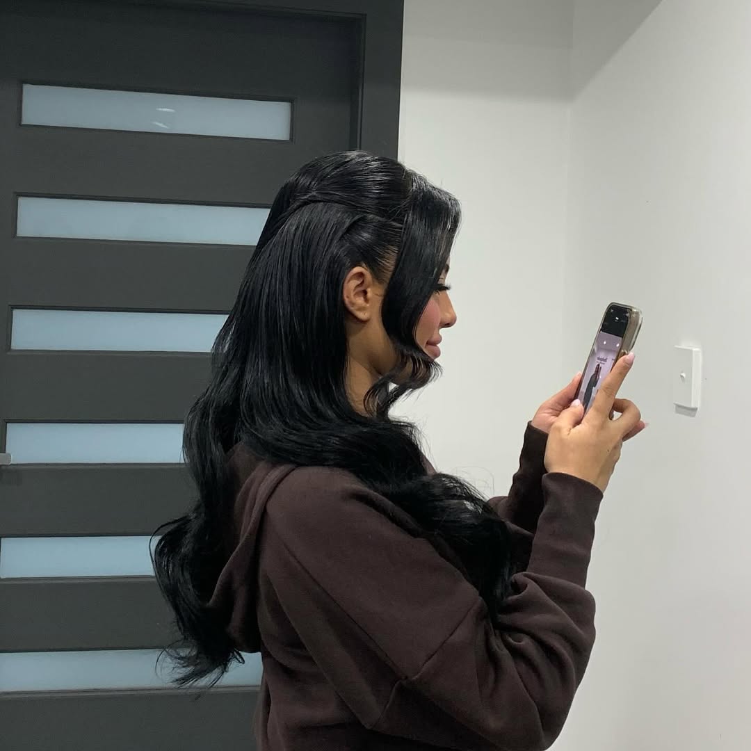 13 Softball Hairstyles Ideas That’ll Score Major Style Points on the Diamond (Helmet Hair? Never Heard of Her) 8 Slicked-Back Half-Up Twist