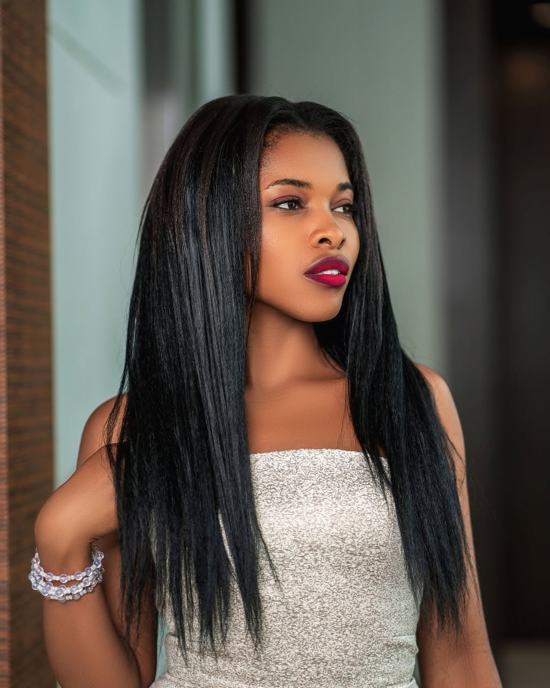 15 Bridal Hairstyle Ideas That Are So Pretty, You’ll Want to Get Married Twice 15 Straight and Sleek with a Center Part