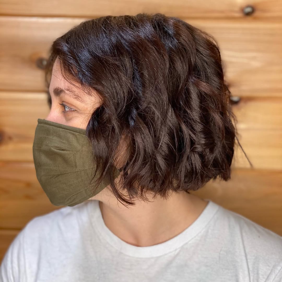 13 Easy Short Hairstyles That'll Make You Look Like You Walked Straight Out of a Fashion Magazine 12 The Straight-Across Bob