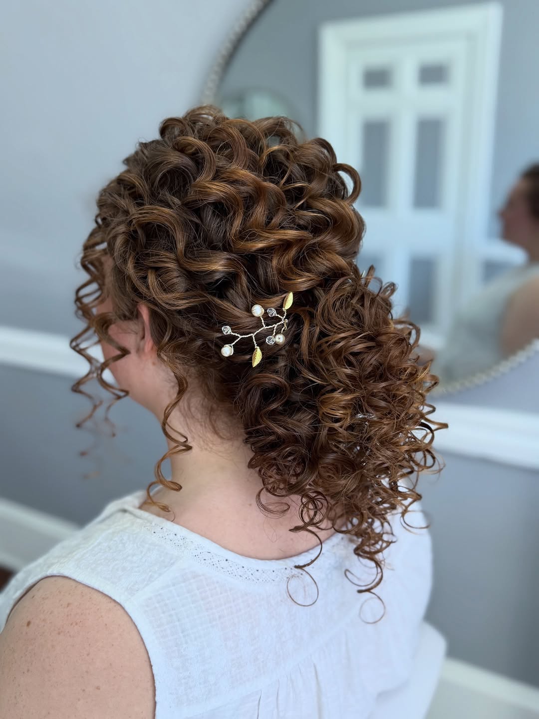 15 Bridal Hairstyle Ideas That Are So Pretty, You’ll Want to Get Married Twice 14 Voluminous Curly Updo