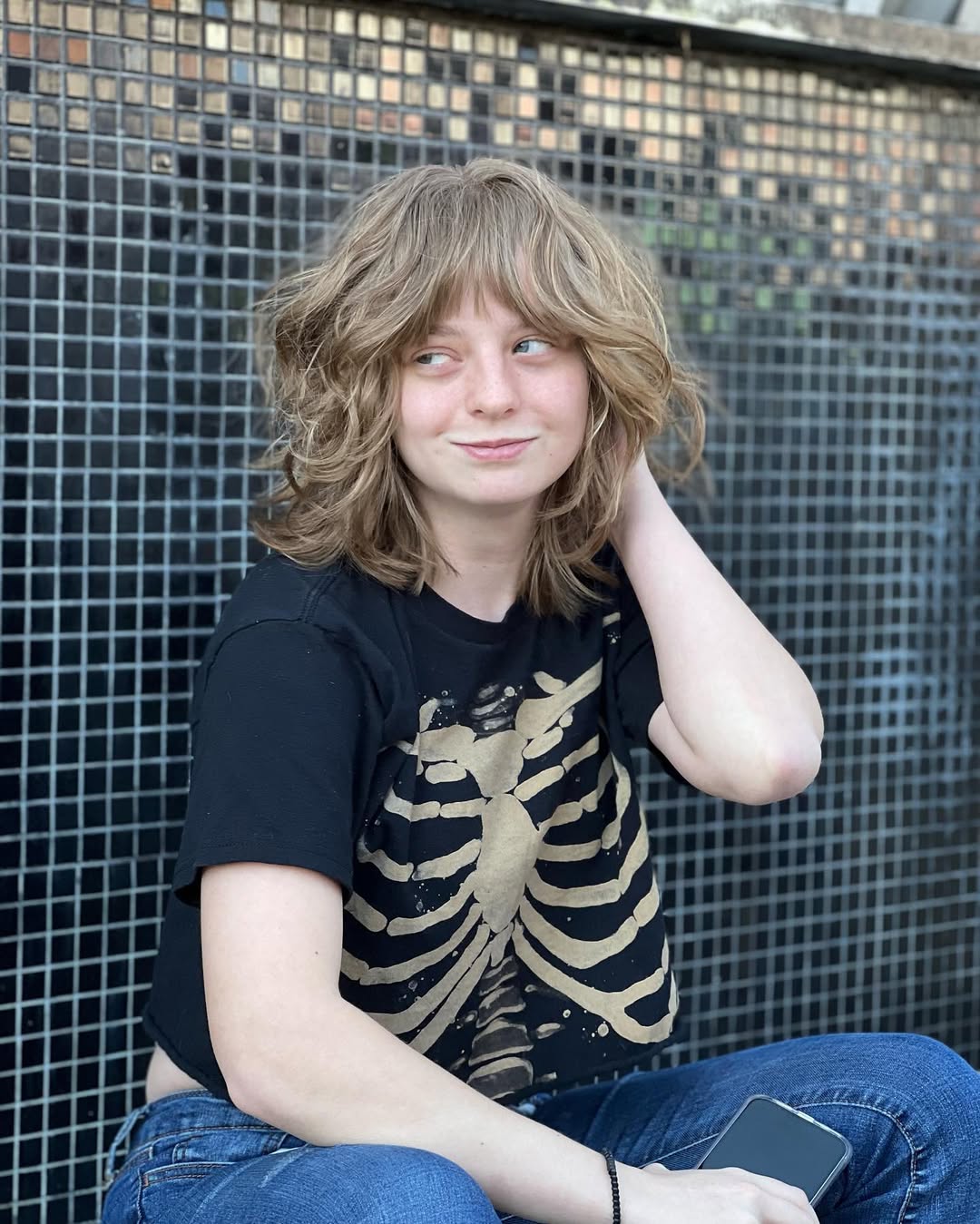 11 Short Wolf Cut Ideas 2026: The Boldest Styles You Need to Try Right Now 4 Wavy Short Wolf Cut