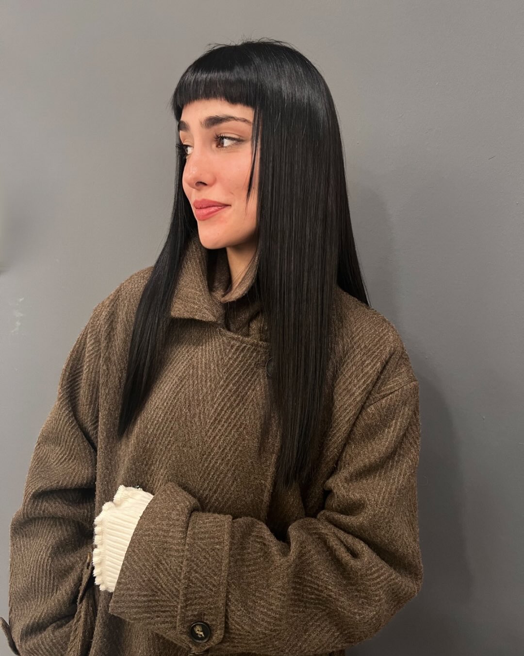 15 Fringe Hairstyles Ideas That’ll Instantly Make You Look Cooler (Like, Effortlessly Cool) 3 Blunt Fringe