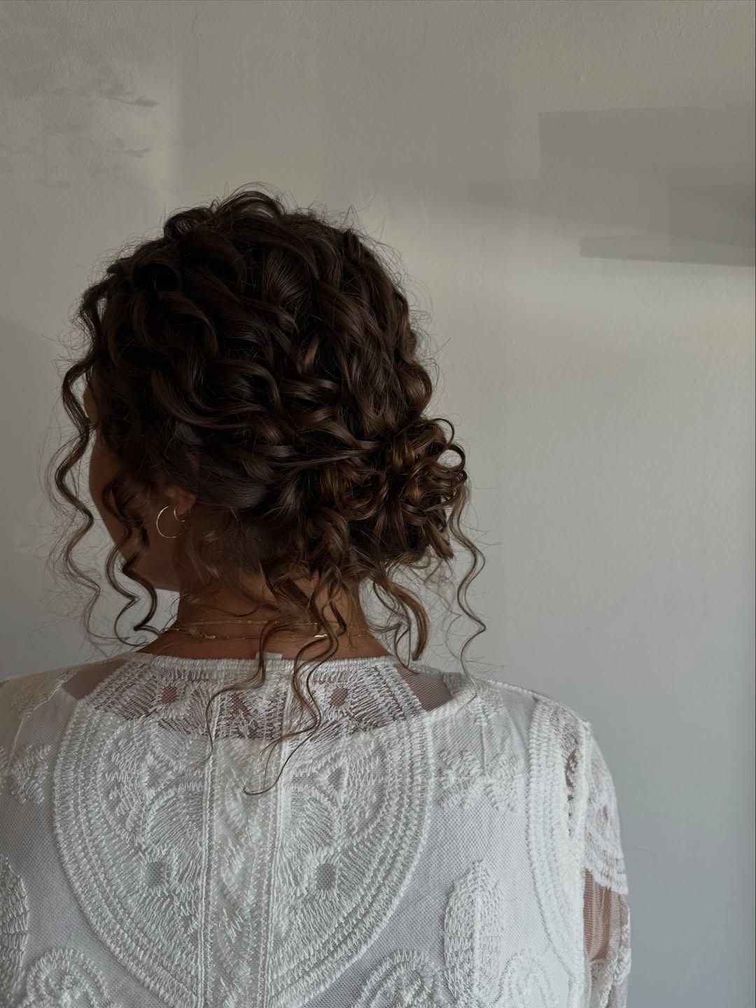 16 Curly Prom Hairstyles That Will Have You Serving Main Character Energy All Night 2 Classic Curly Updo