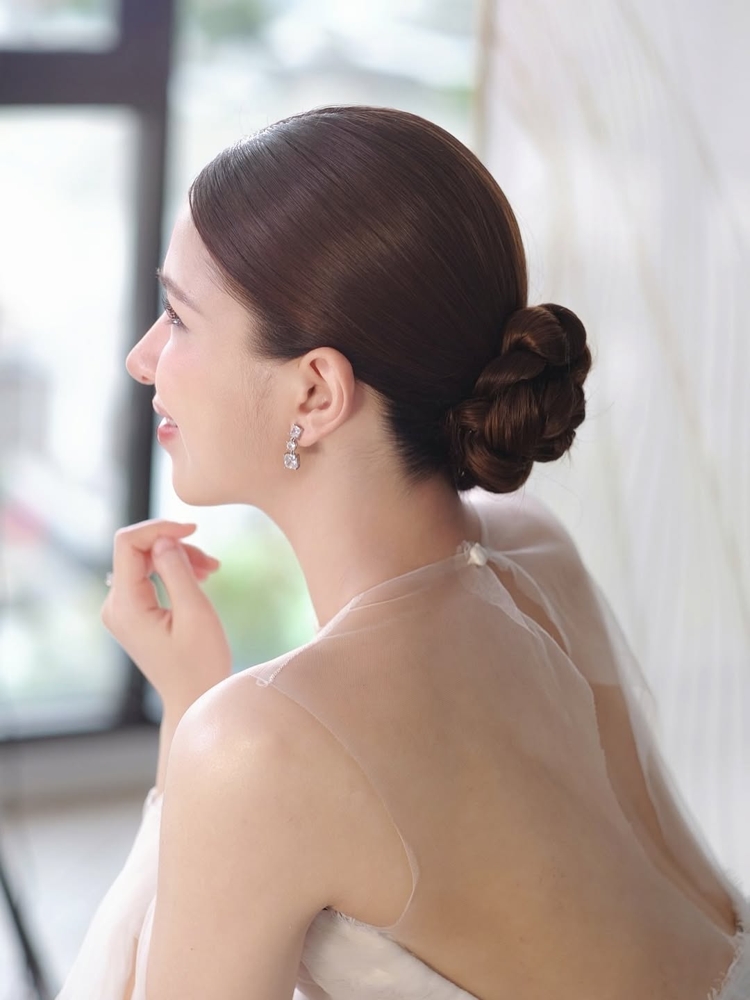14 Wedding Hairstyles for Long Hair That’ll Have You Feeling Like That Girl 7 Classic French Twist