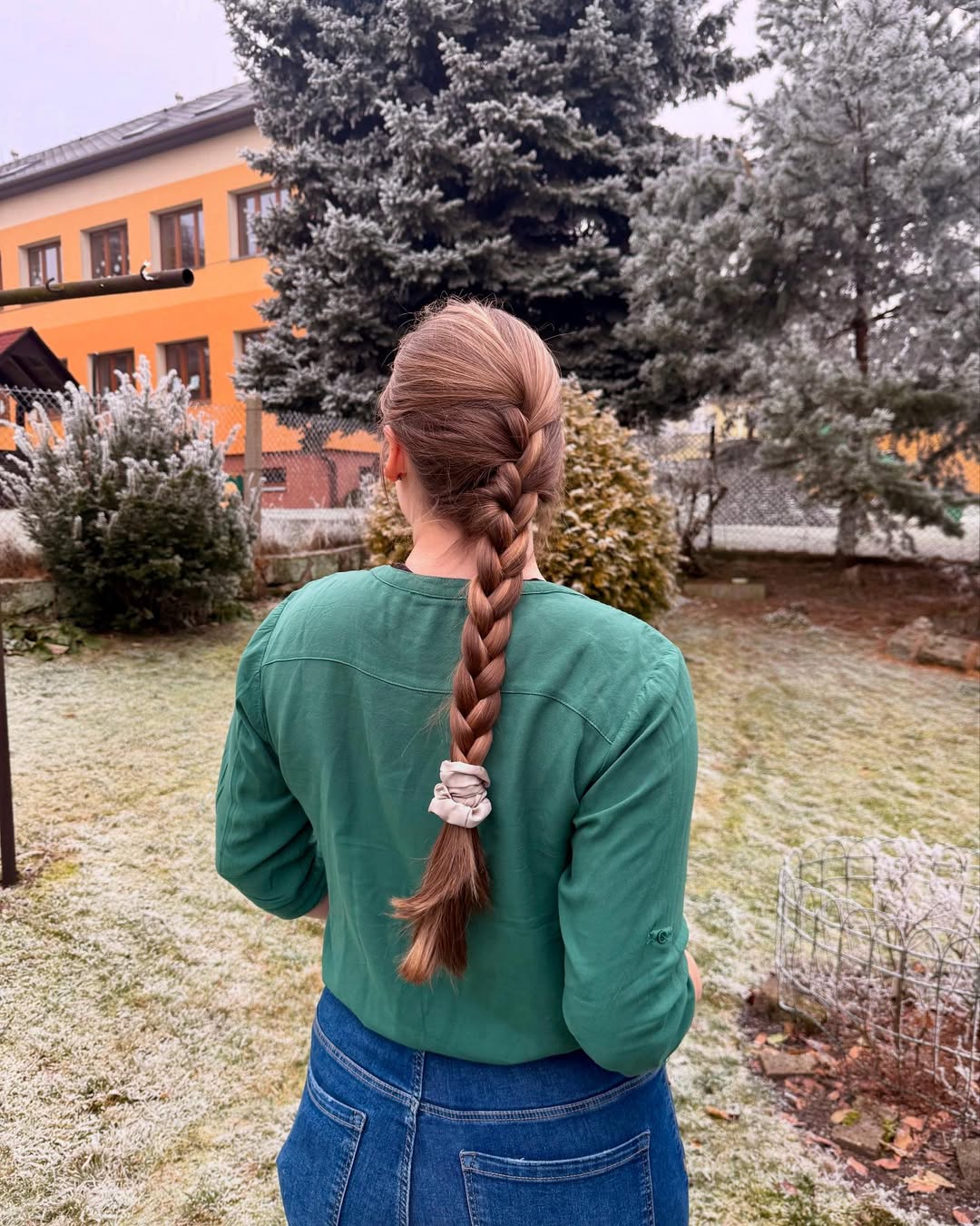 16 French Braid Hairstyle Ideas That Will Instantly Upgrade Your Look (Like… Main Character Energy ) 2 Classic Single French Braid